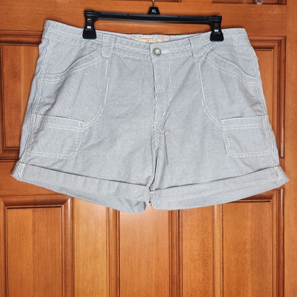 Levi's Striped Shorts Blue & White w/ Pockets Women's Size 14
